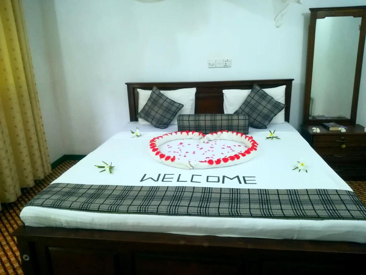 Lakmal Homestay ,10 Minutes To Sigiriya Rock ภายนอก รูปภาพ
