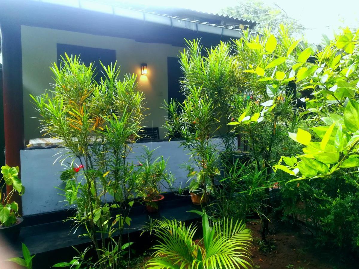 Lakmal Homestay ,10 Minutes To Sigiriya Rock ภายนอก รูปภาพ